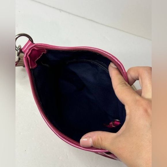 COACH Pink Patent Leather SOHO Swing Pack Purse Crossbody -very good condition - Picture 6 of 9
